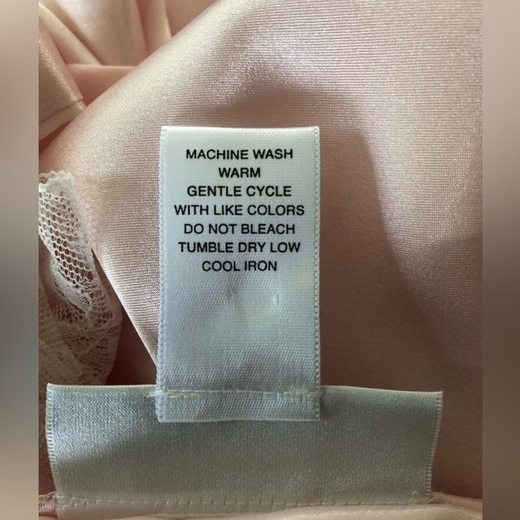 SS Weddings Robe - Picture 6 of 8